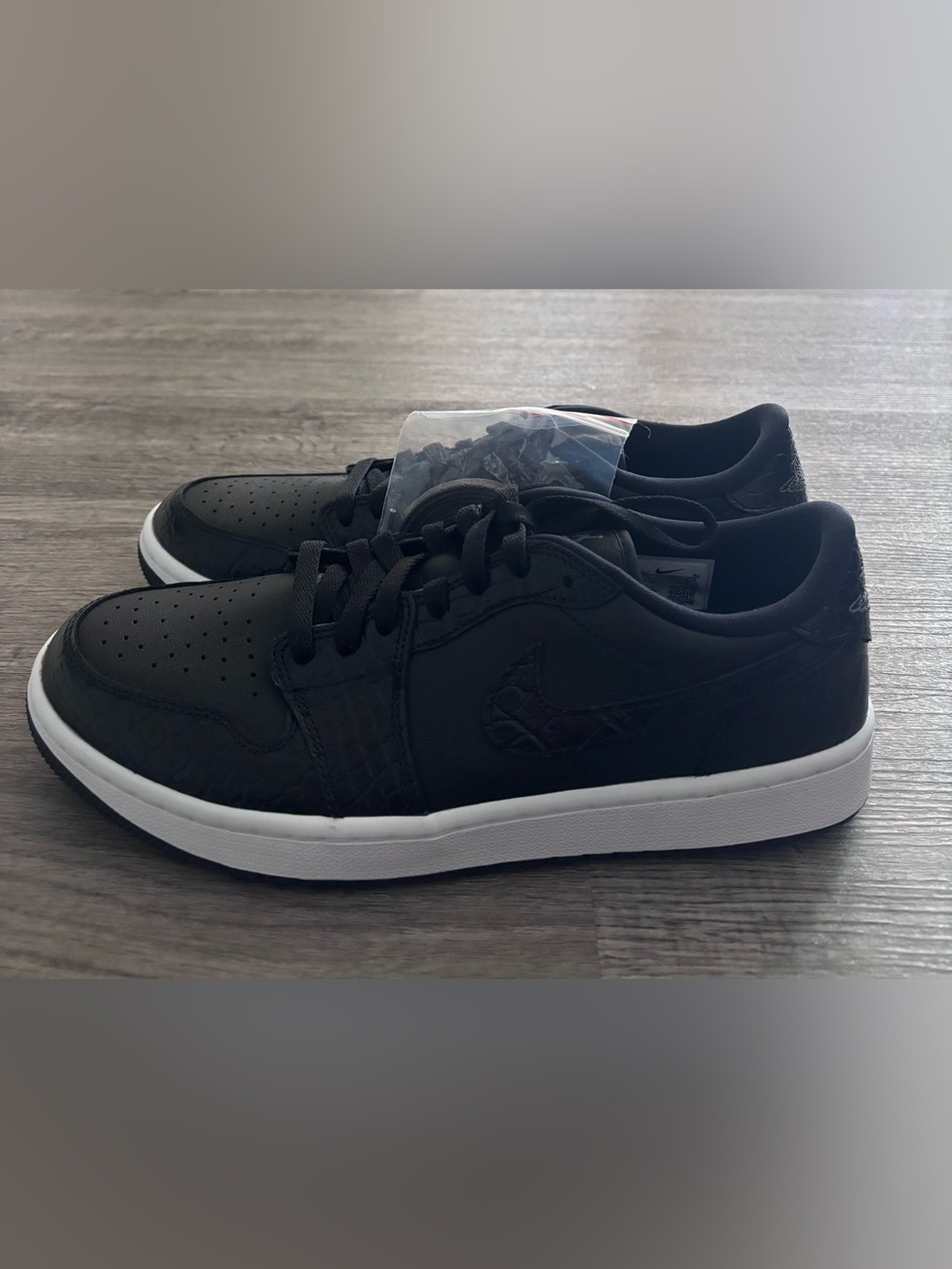Men’s Size 9.5 -Air Jordan 1 Low Retro Golf Black Crocodile DD9315-003 Spikeless